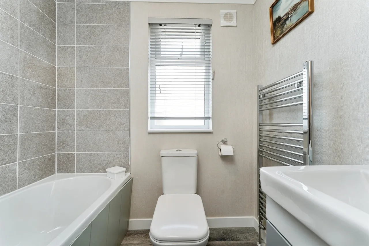 Manor Road, Witchford, Ely, photo 6