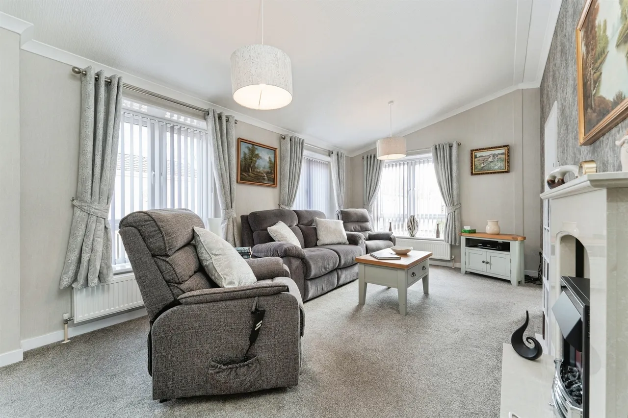 Manor Road, Witchford, Ely, photo 9
