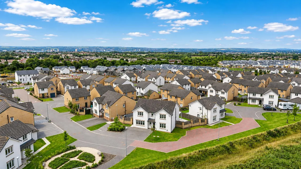 Braemar Gardens, Newarthill, Motherwell, ML1 5UY, photo 49