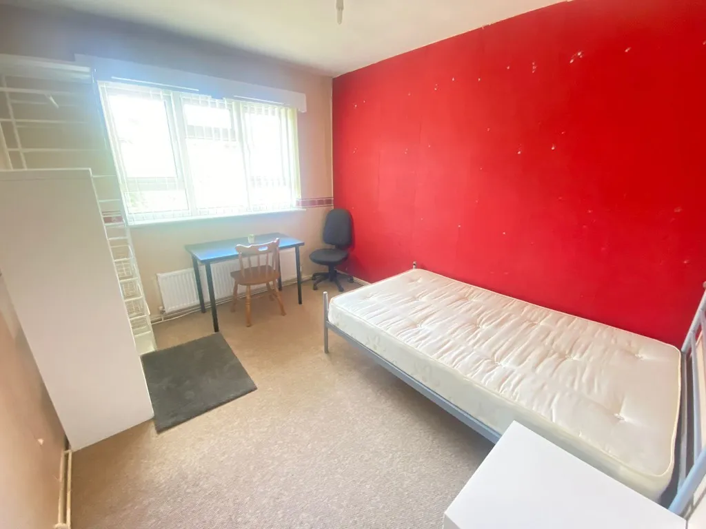 Bedroom flat available immediatley, photo 7