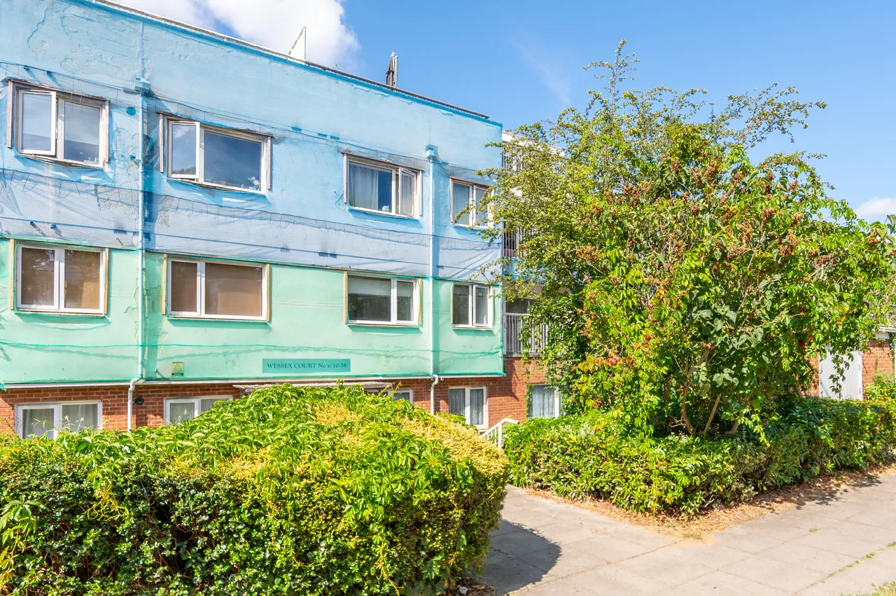 17 Wessex Court, 120 The Avenue, Wembley, photo 5