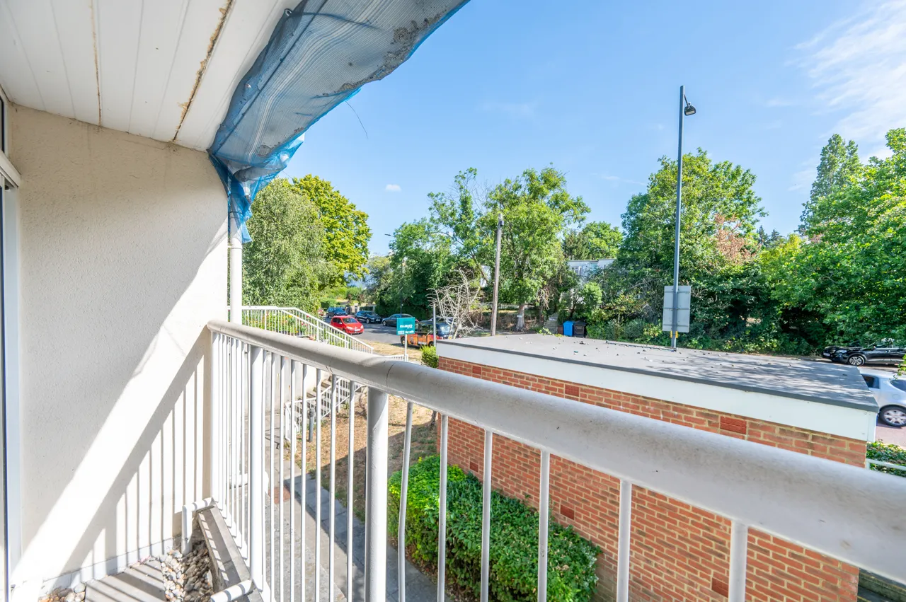 17 Wessex Court, 120 The Avenue, Wembley, photo 11