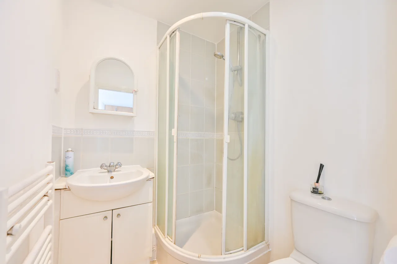 17 Wessex Court, 120 The Avenue, Wembley, photo 9