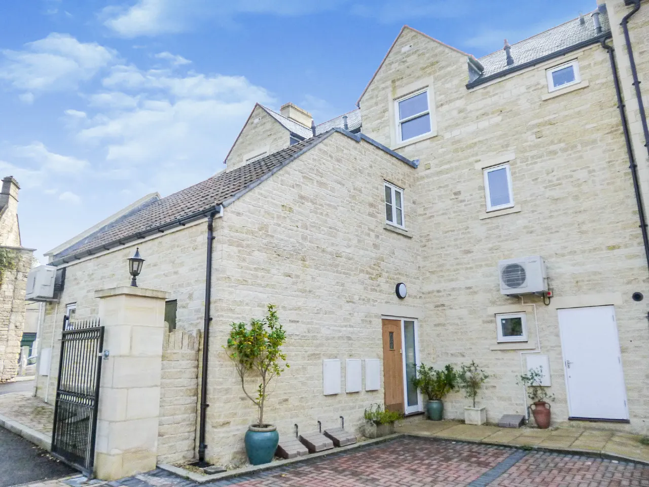 2 bed flat to rent, Bradford on Avon, Wiltshire