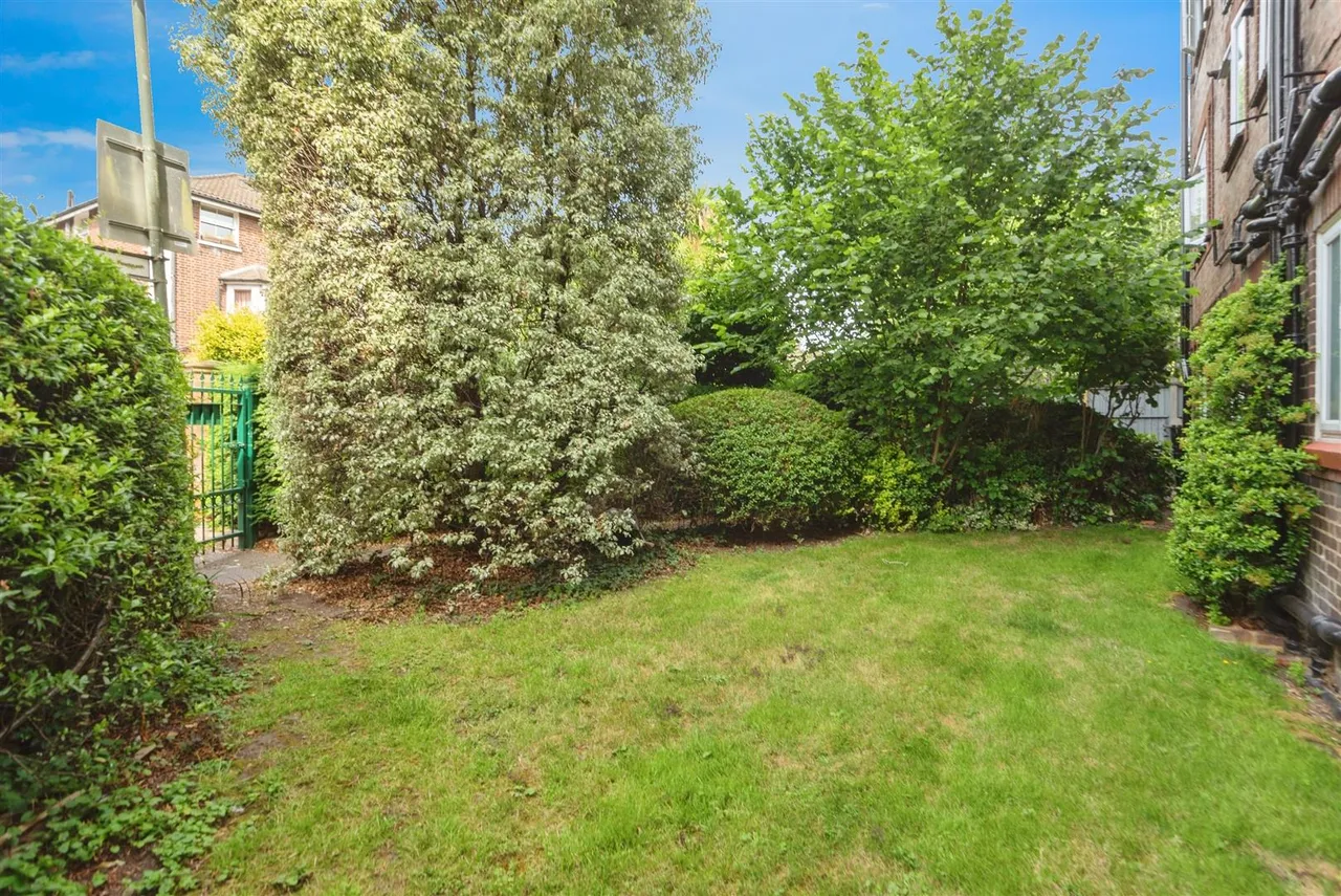 Rosemary Gardens, Mortlake, London, photo 11