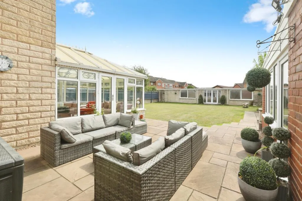 Swinston Hill Road, Dinnington, Sheffield, photo 9