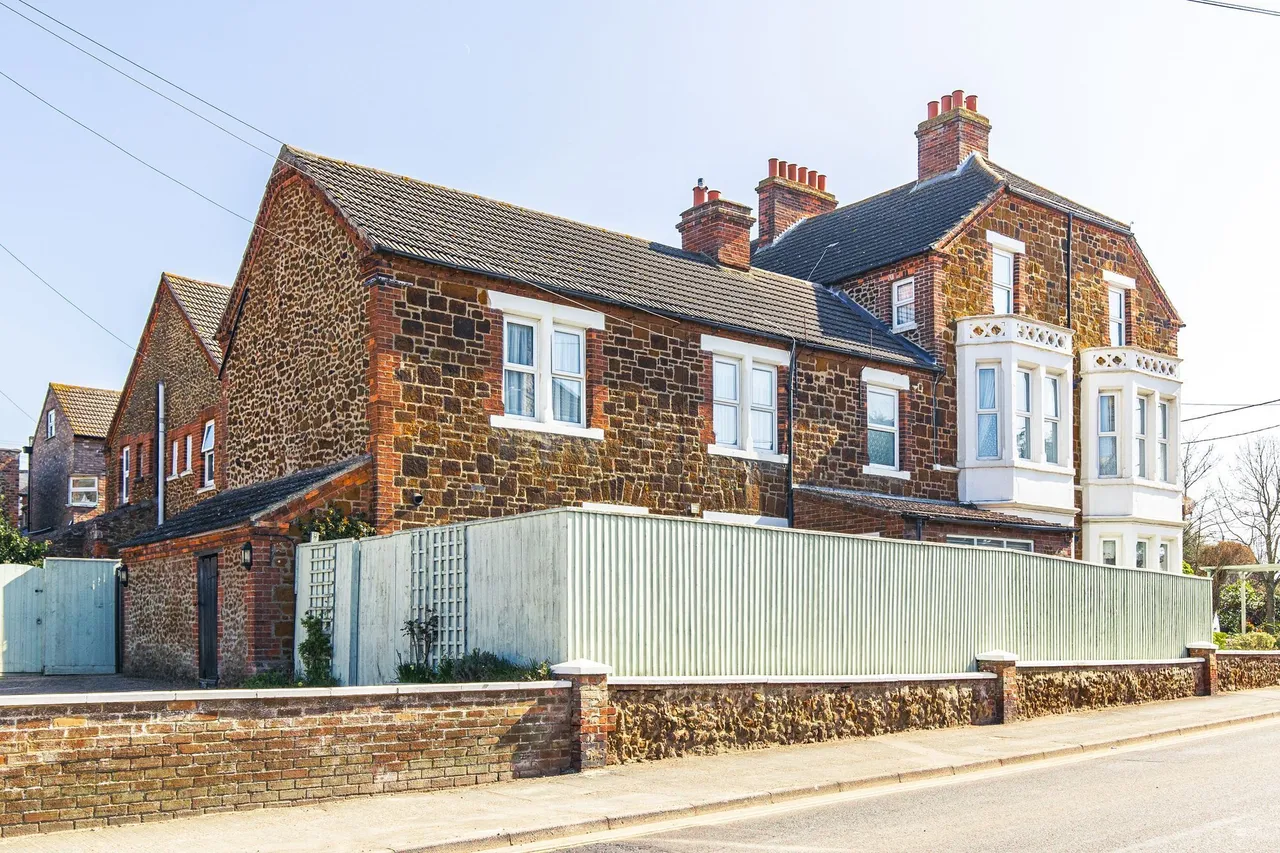 Six Bedroom Period Home in Hunstanton, photo 16