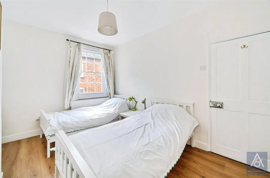 Bristle Hill, Buckingham, MK18, photo 15
