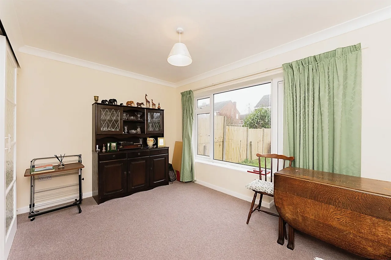 Woodsome Drive, Whitby, Ellesmere Port, photo 7