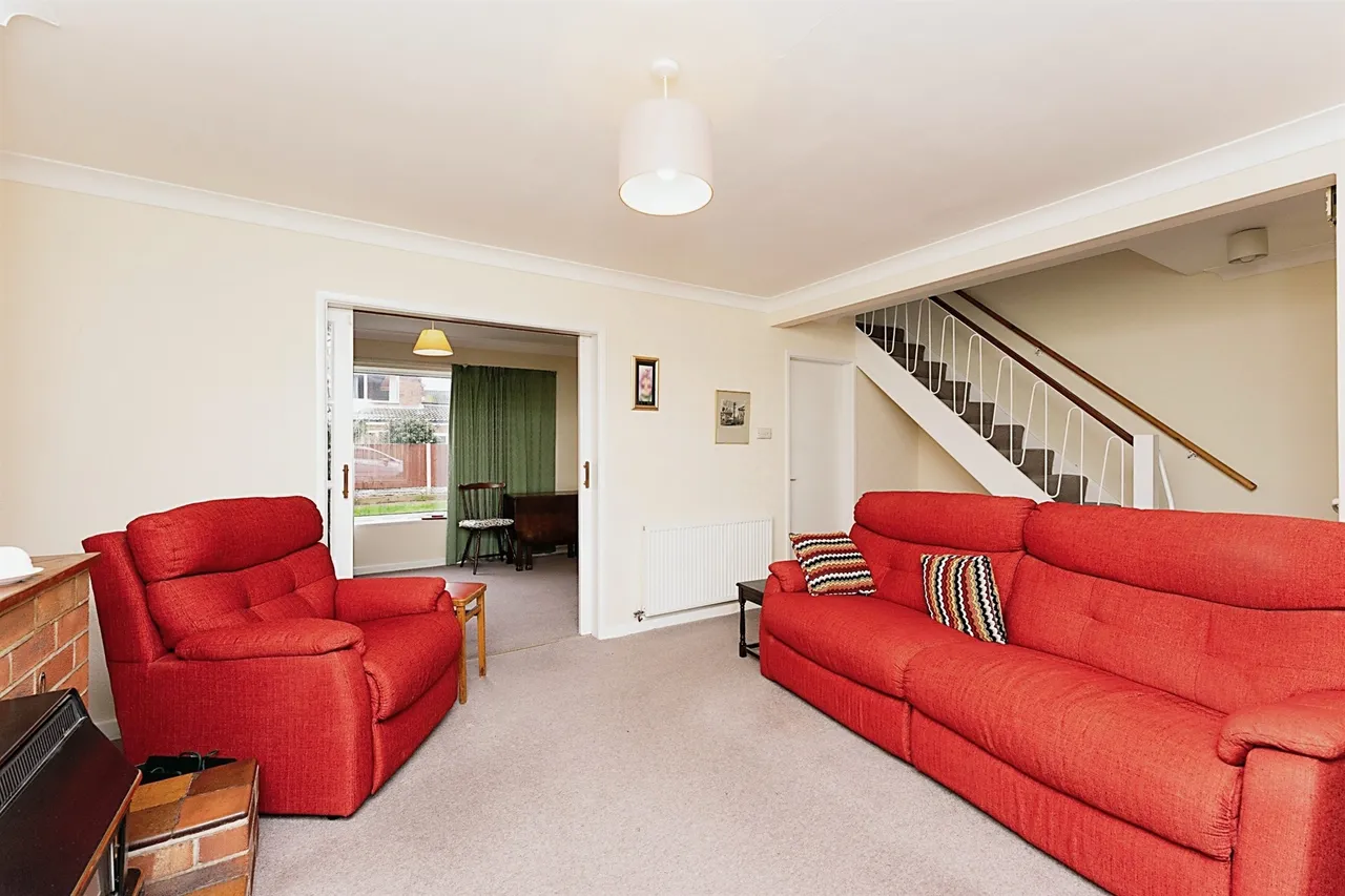 Woodsome Drive, Whitby, Ellesmere Port, photo 5