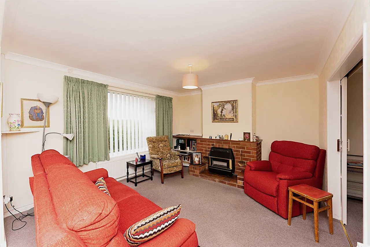 Woodsome Drive, Whitby, Ellesmere Port, photo 4