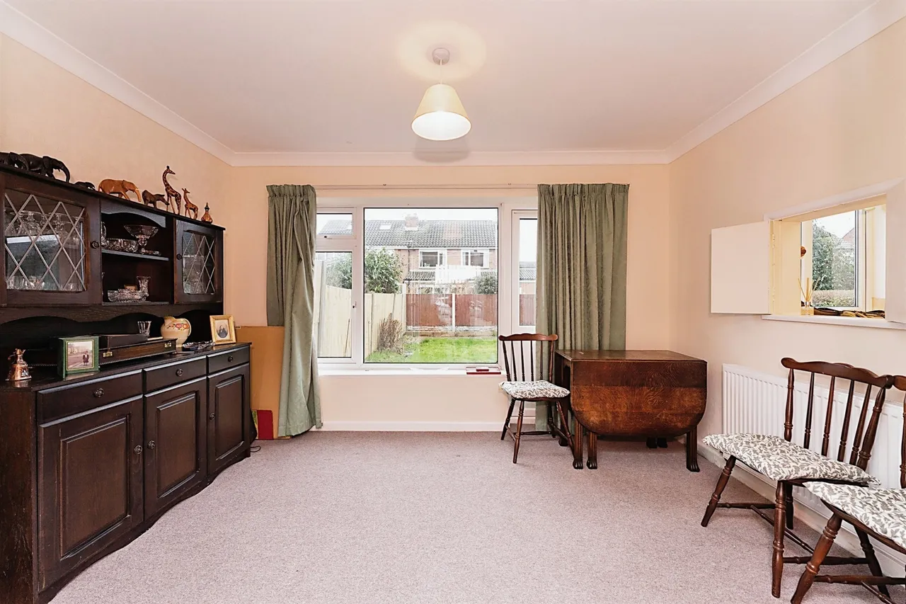 Woodsome Drive, Whitby, Ellesmere Port, photo 6