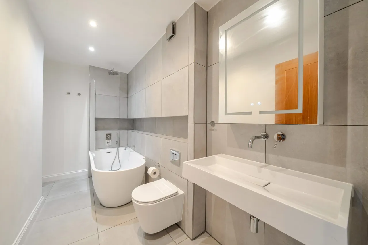 Courtlands Avenue, SE12, photo 8