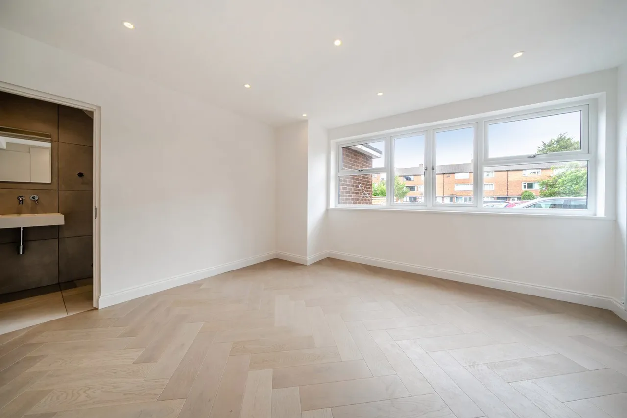 Courtlands Avenue, SE12, photo 14