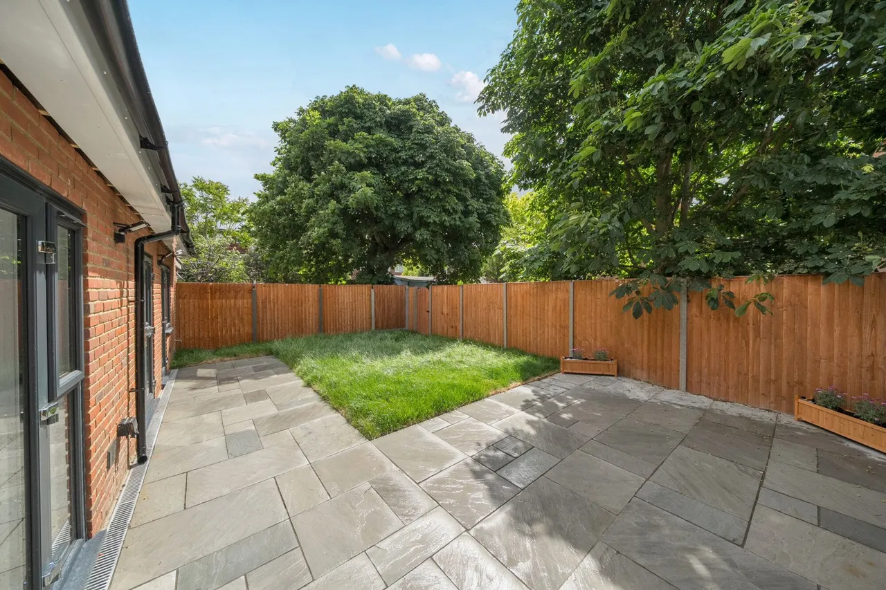 Courtlands Avenue, SE12, photo 19