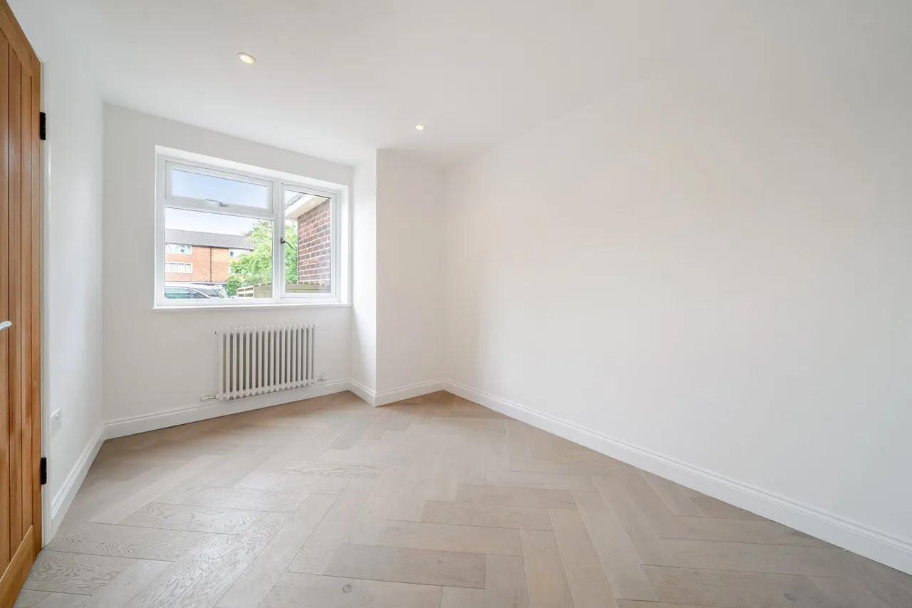 Courtlands Avenue, SE12, photo 16