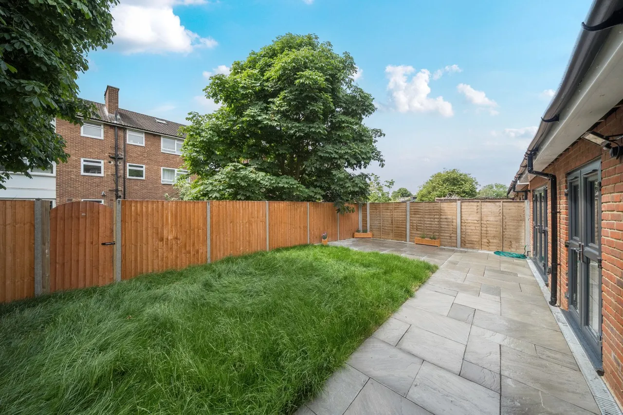 Courtlands Avenue, SE12, photo 4