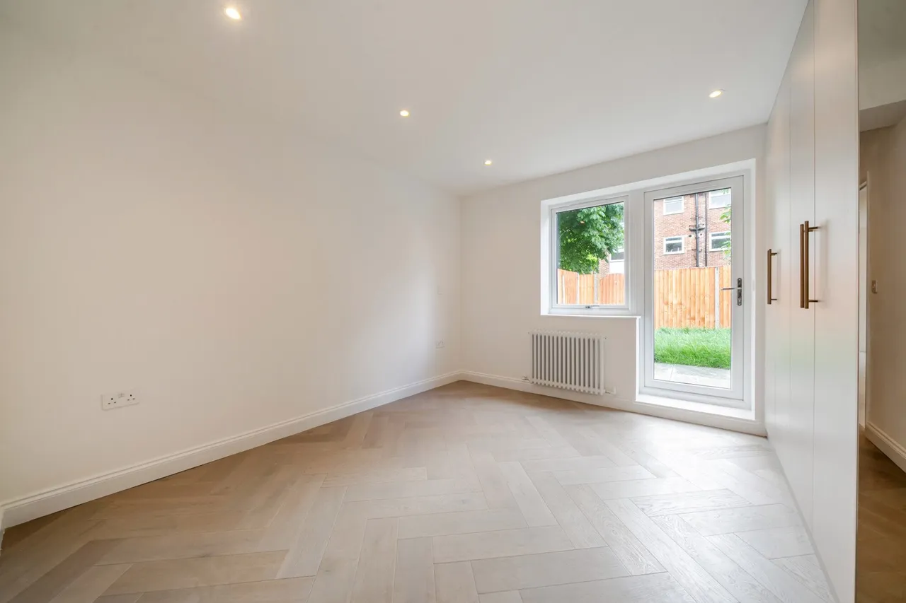 Courtlands Avenue, SE12, photo 6