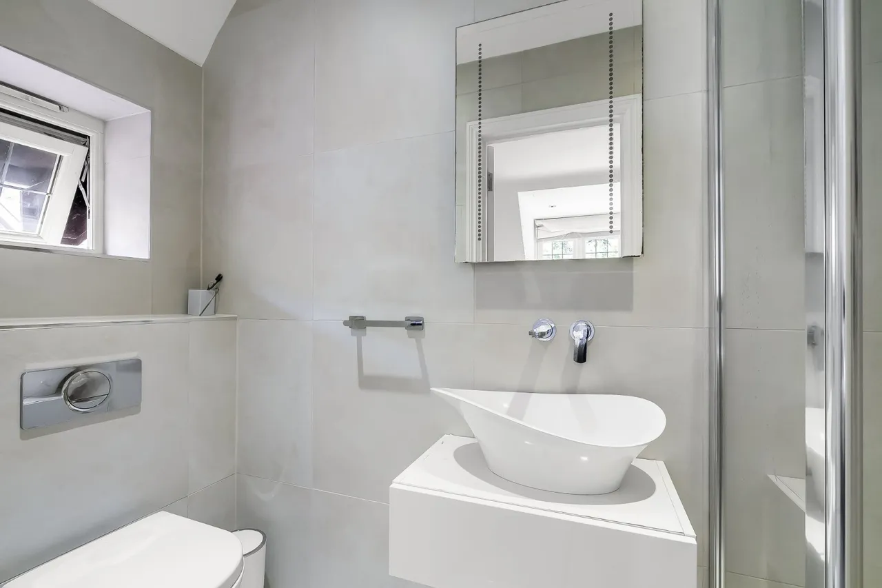 Woodham Lock, West Byfleet, KT14, photo 33