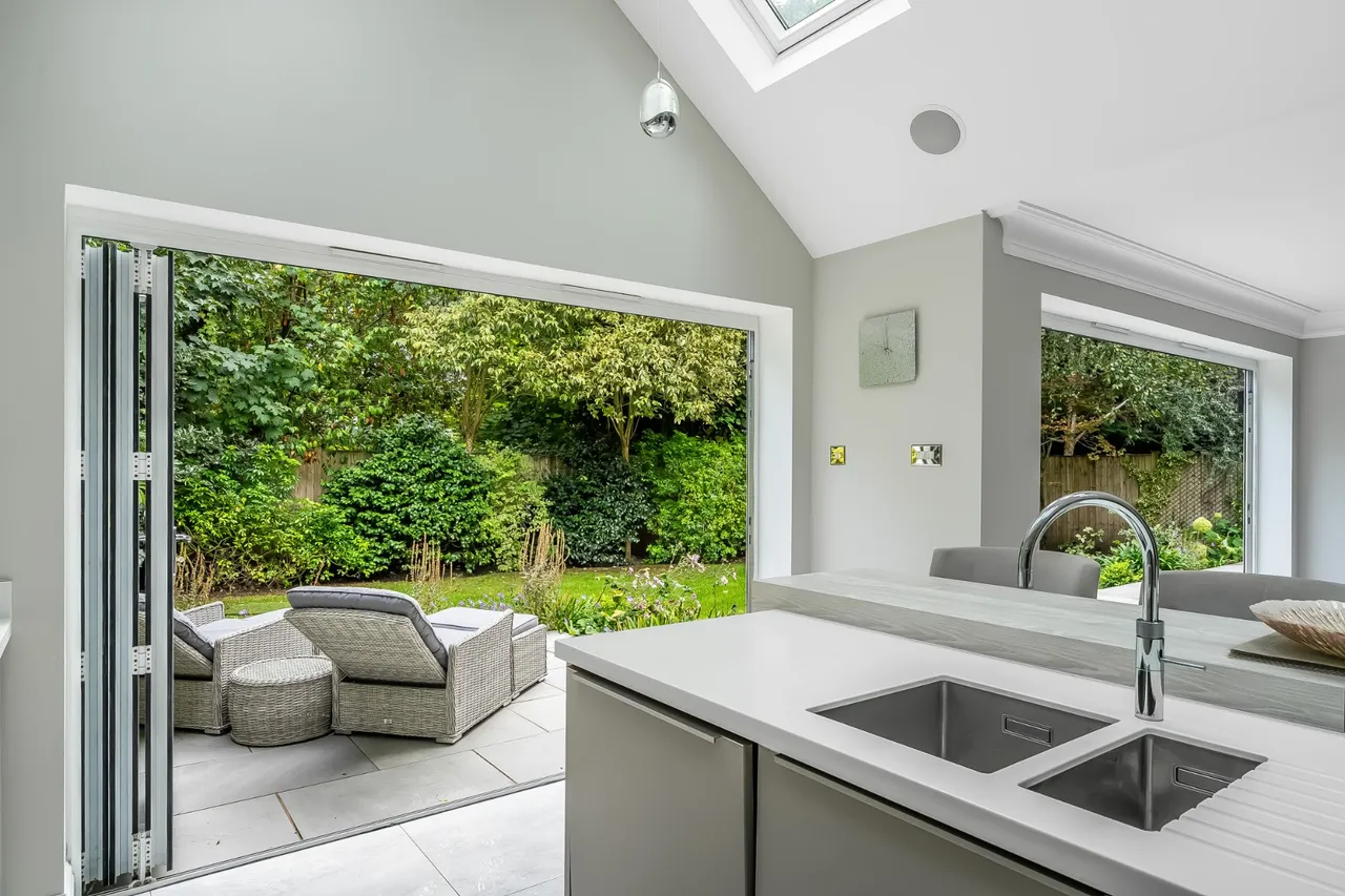 Woodham Lock, West Byfleet, KT14, photo 22