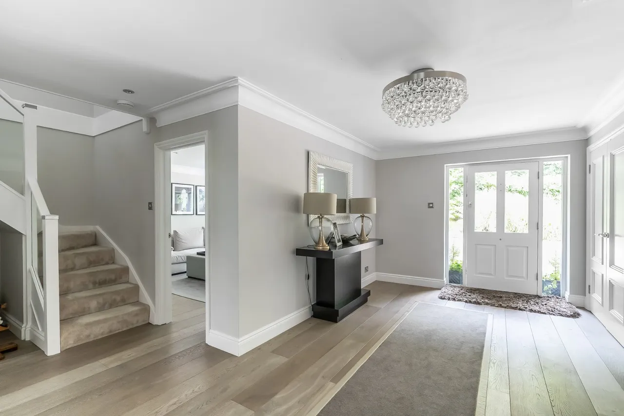 Woodham Lock, West Byfleet, KT14, photo 6