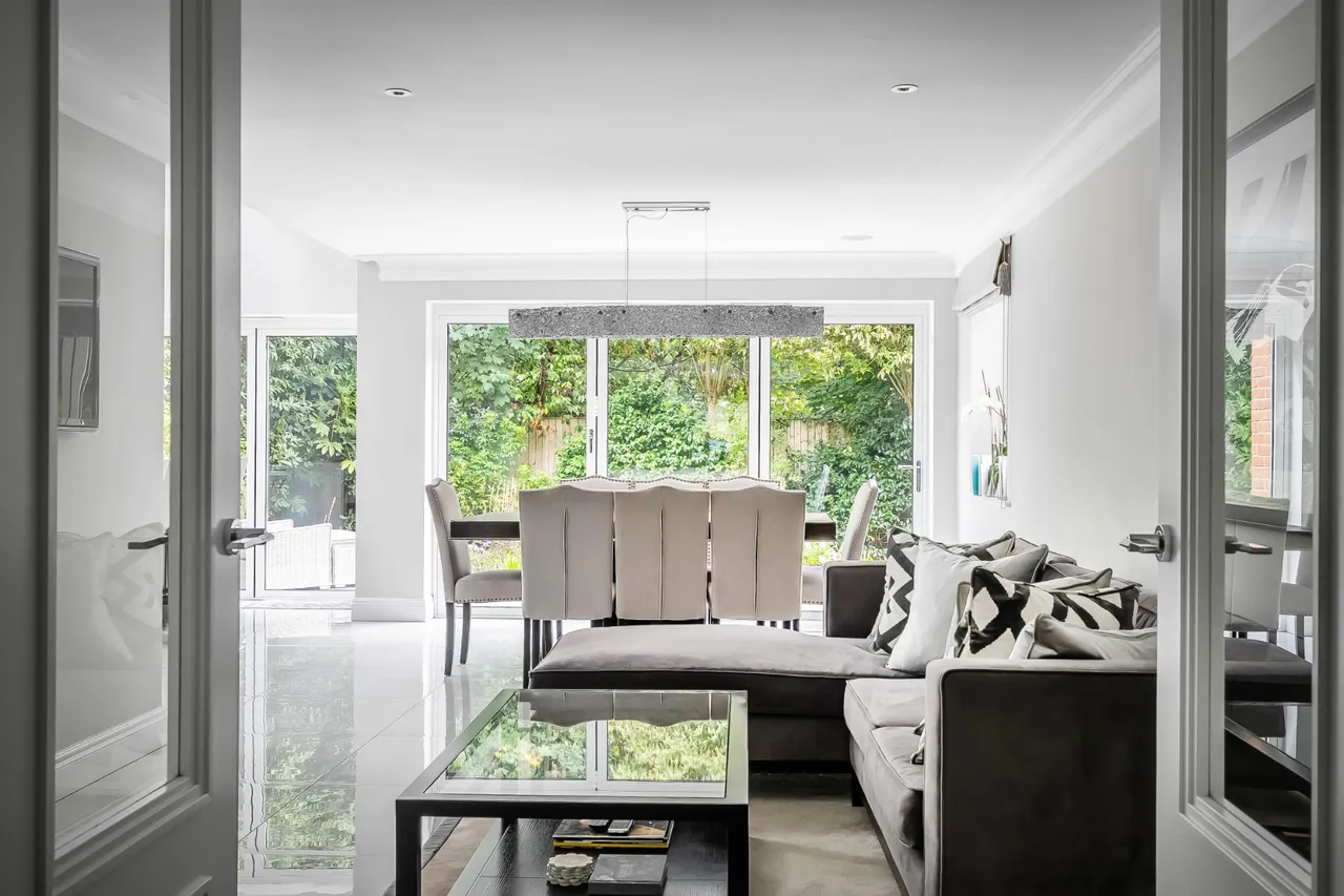 Woodham Lock, West Byfleet, KT14, photo 12