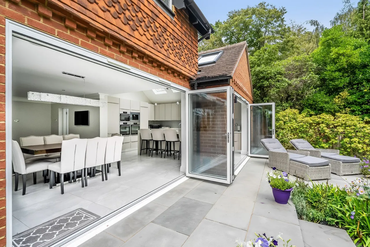 Woodham Lock, West Byfleet, KT14, photo 38