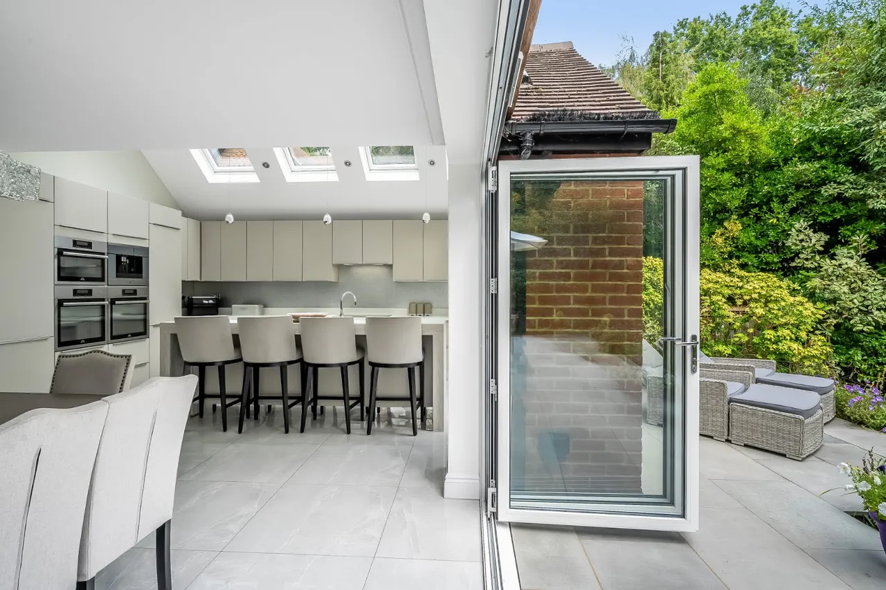 Woodham Lock, West Byfleet, KT14, photo 21