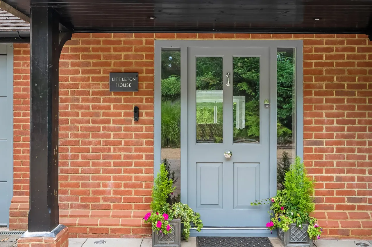 Woodham Lock, West Byfleet, KT14, photo 5