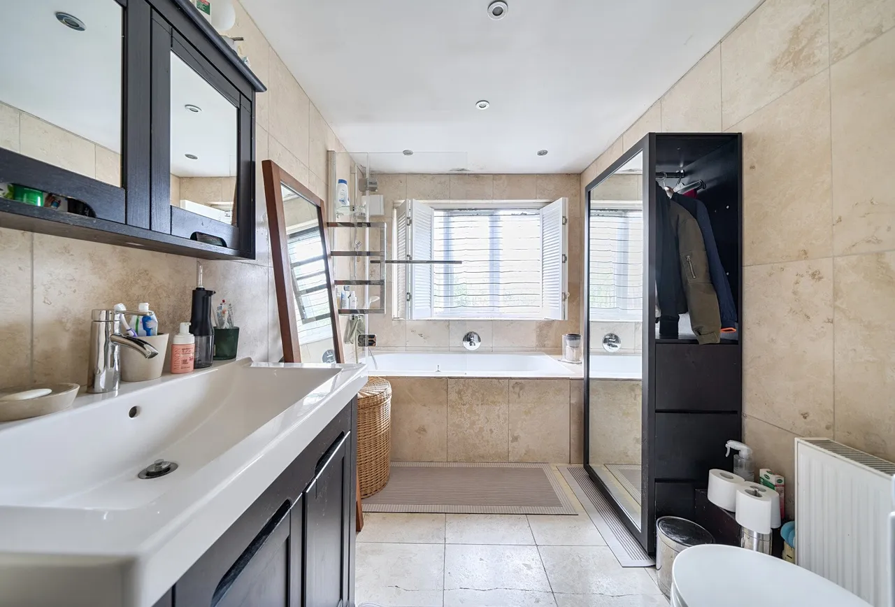 3 bed house for sale — Roche Walk, Carshalton, SM5 1DA
