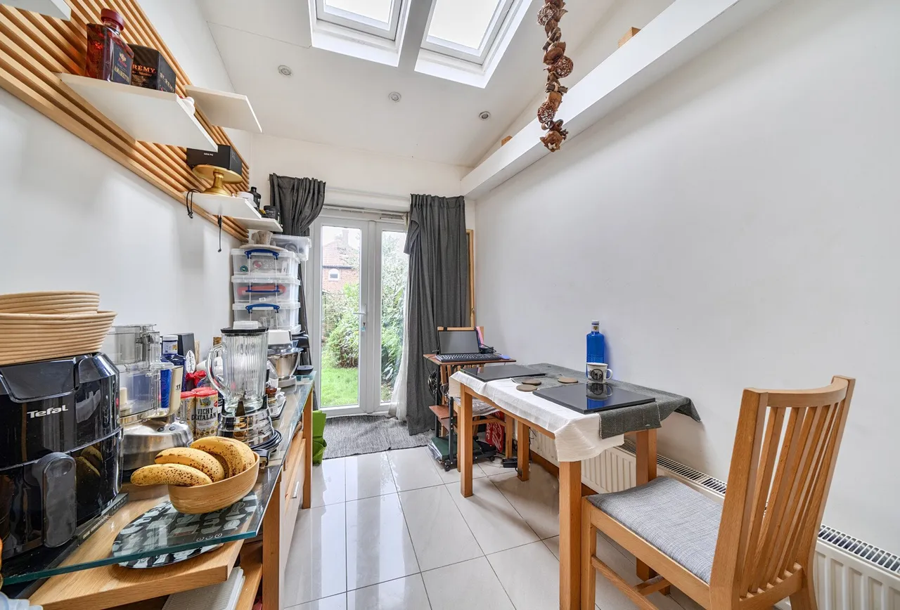 Roche Walk, Carshalton, SM5 1DA, photo 10
