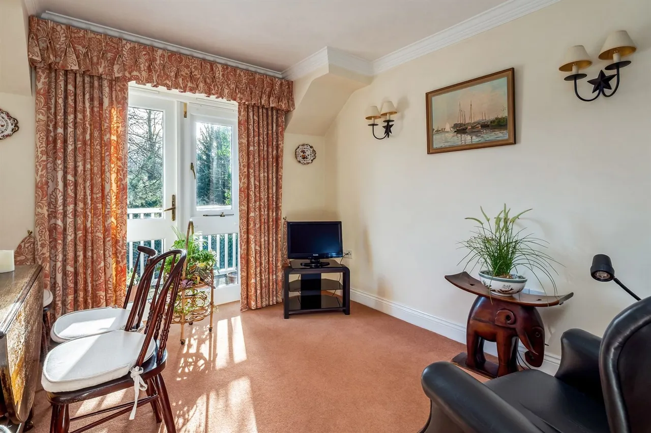 Shirleys Drive, Macclesfield, photo 6