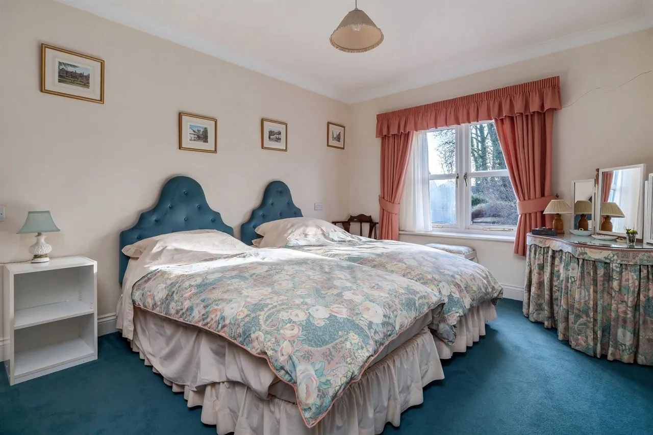 Shirleys Drive, Macclesfield, photo 10