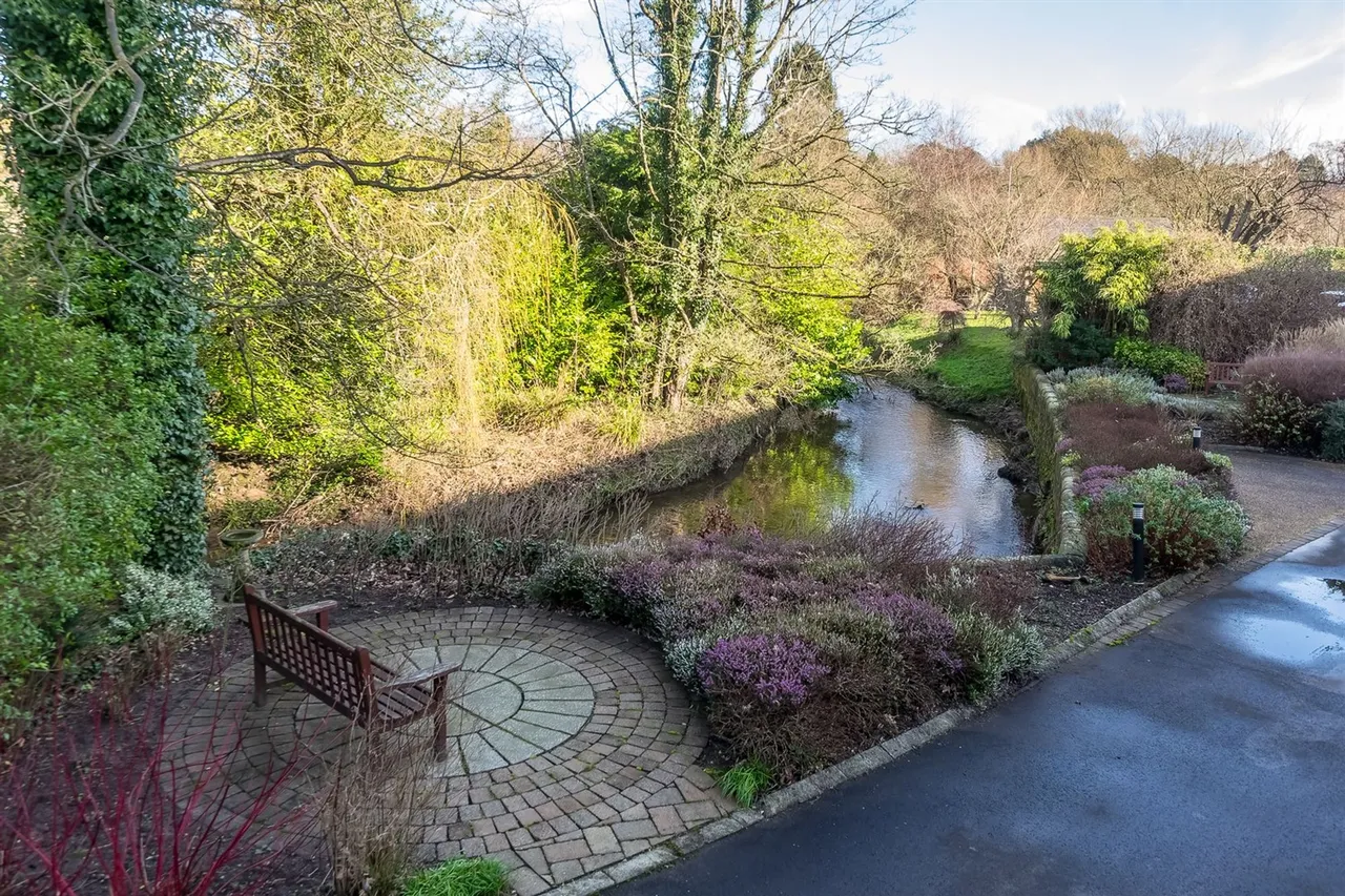 Shirleys Drive, Macclesfield, photo 15