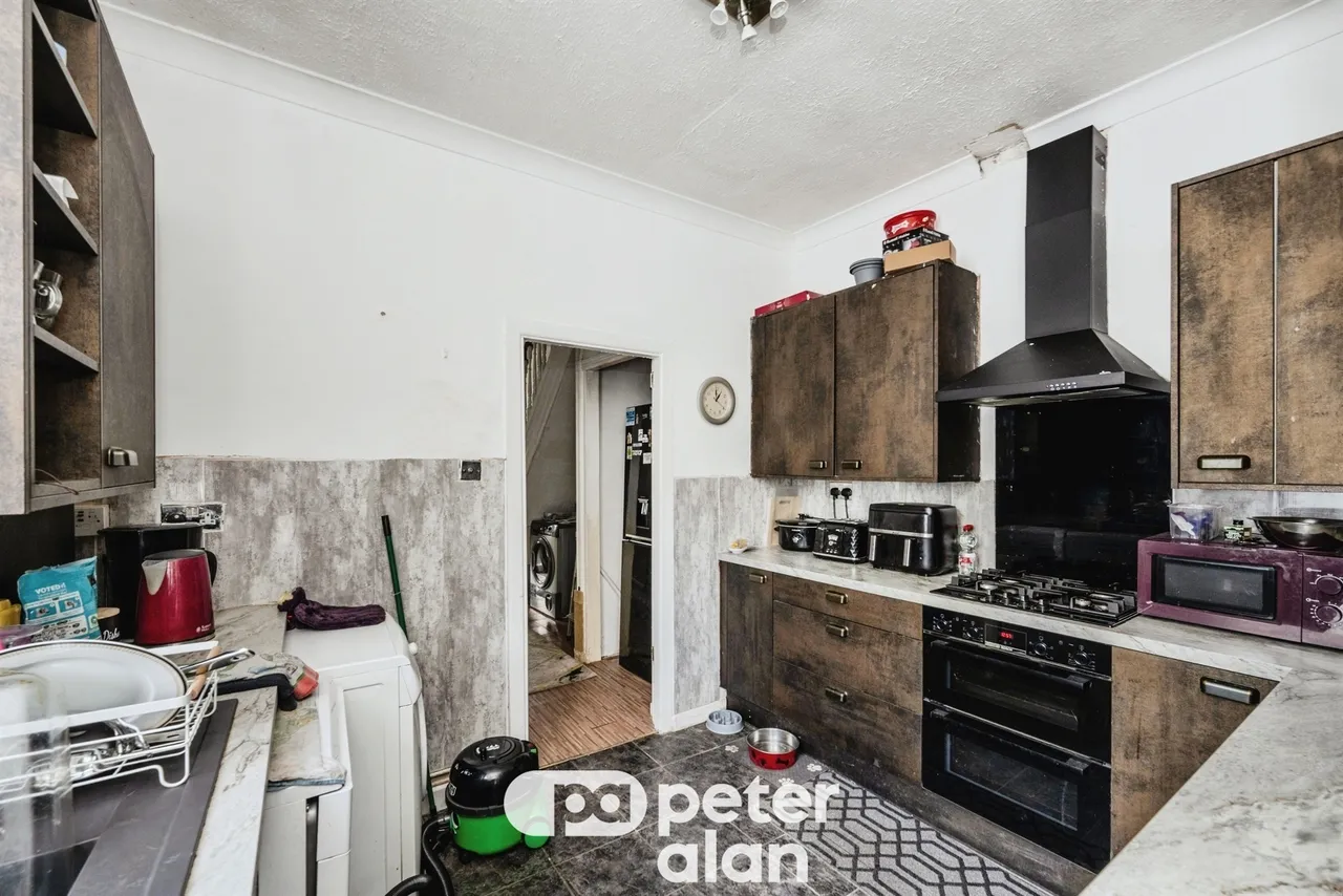 Thomas Terrace, Neath, SA11, photo 13