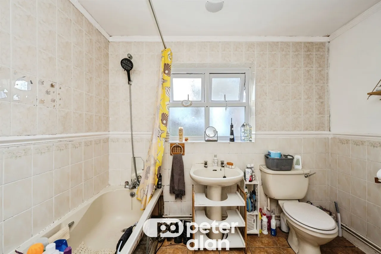 Thomas Terrace, Neath, SA11, photo 6
