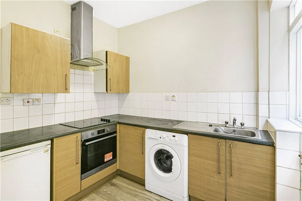 Norfolk House Road, London, SW16, photo 6
