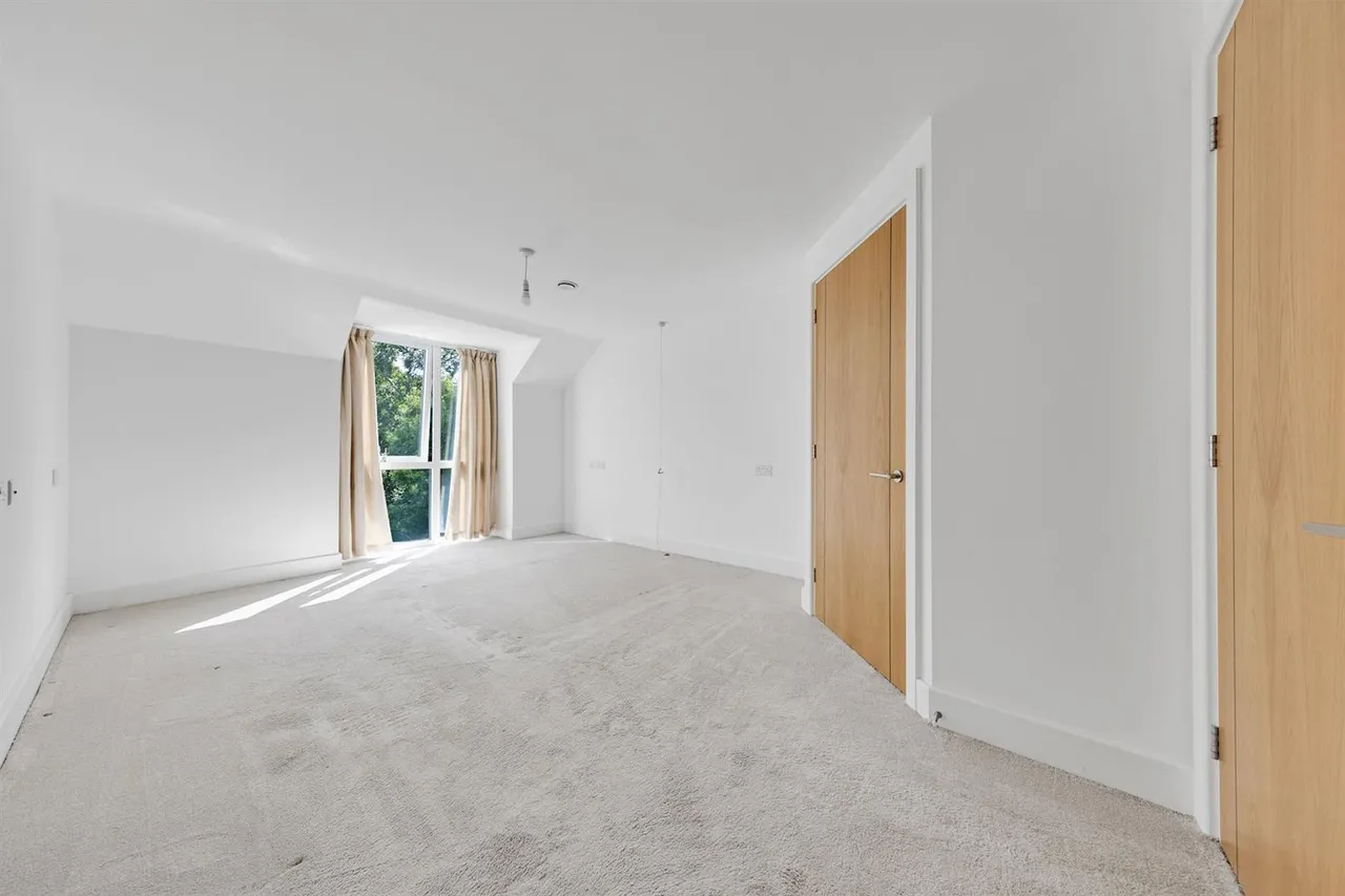 London Road, Guildford, GU1, photo 5