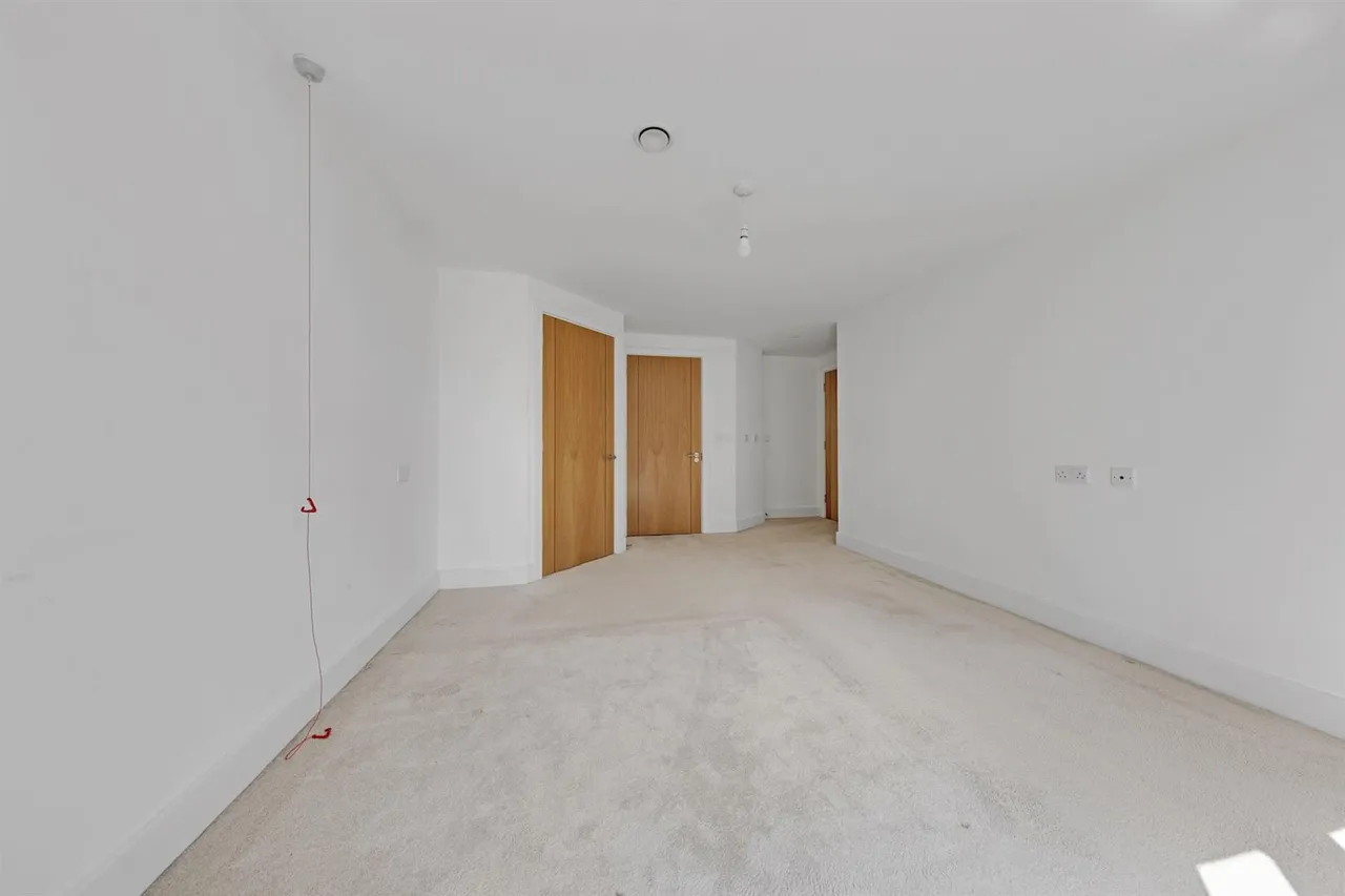 London Road, Guildford, GU1, photo 12