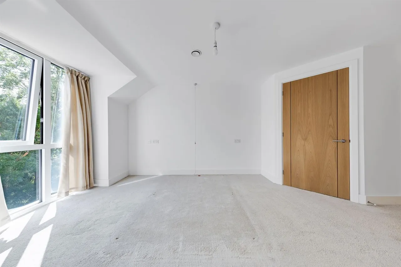 London Road, Guildford, GU1, photo 14