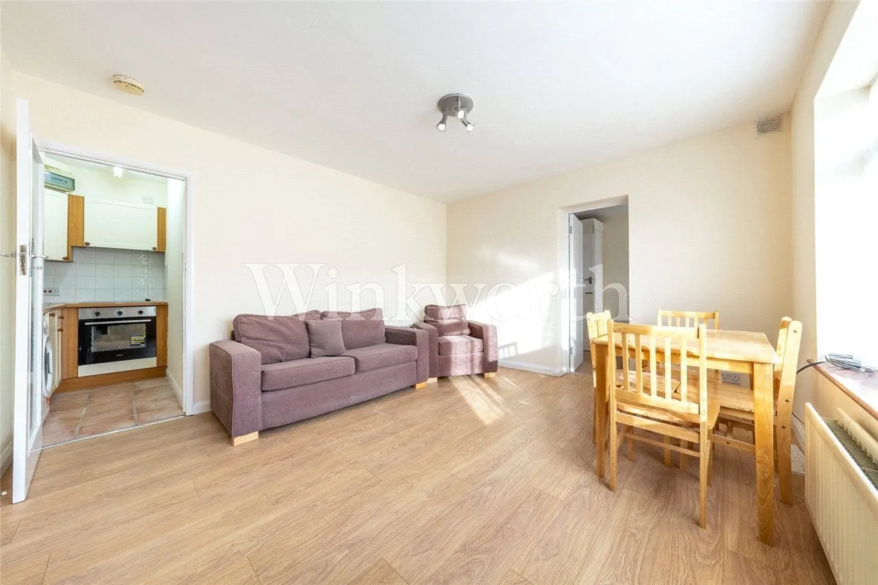 1 bed flat to rent, Woodville Road, London, NW11