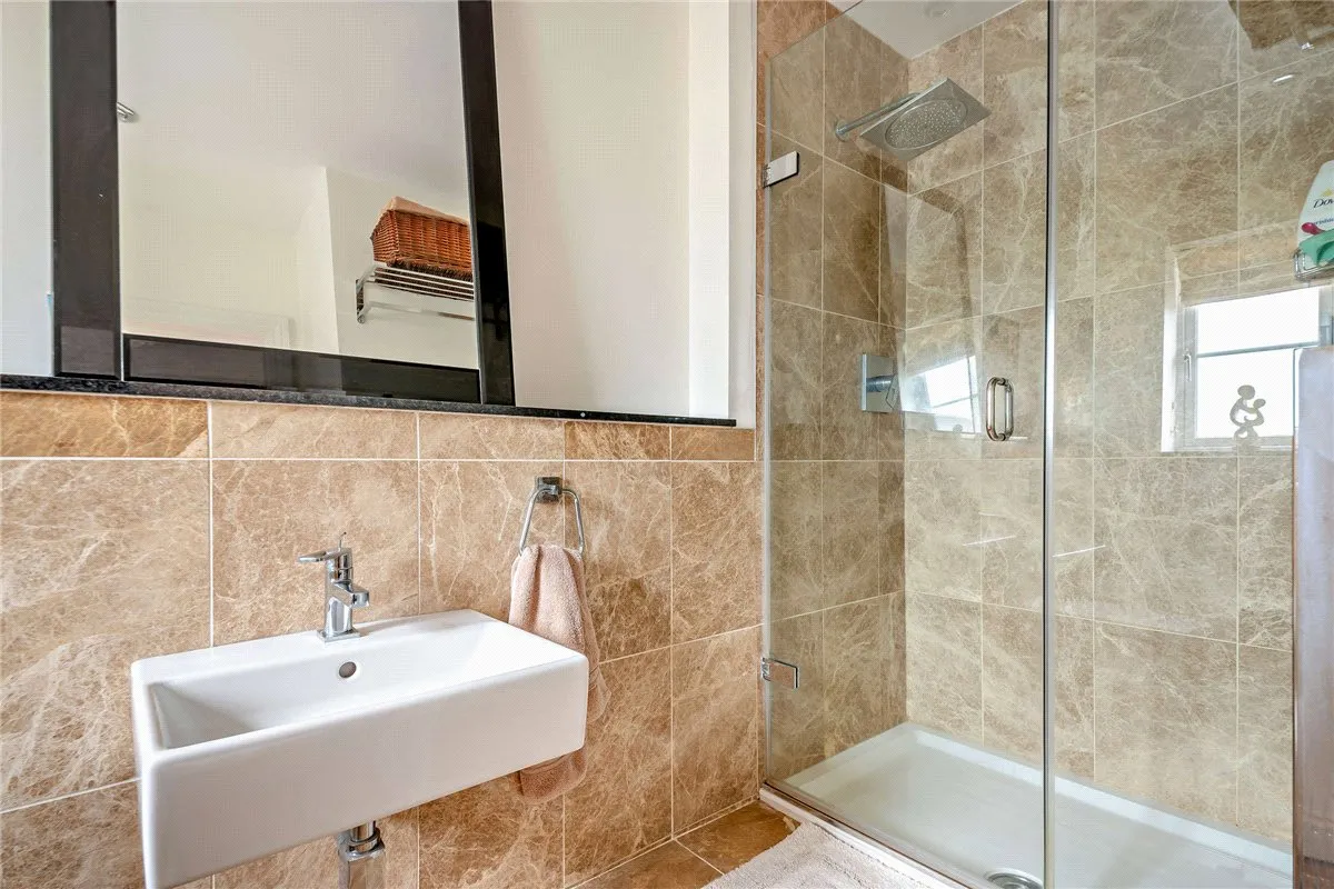 Hollycroft, Ashford Hill, RG19, photo 16