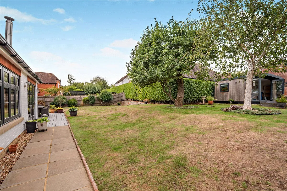Hollycroft, Ashford Hill, RG19, photo 23
