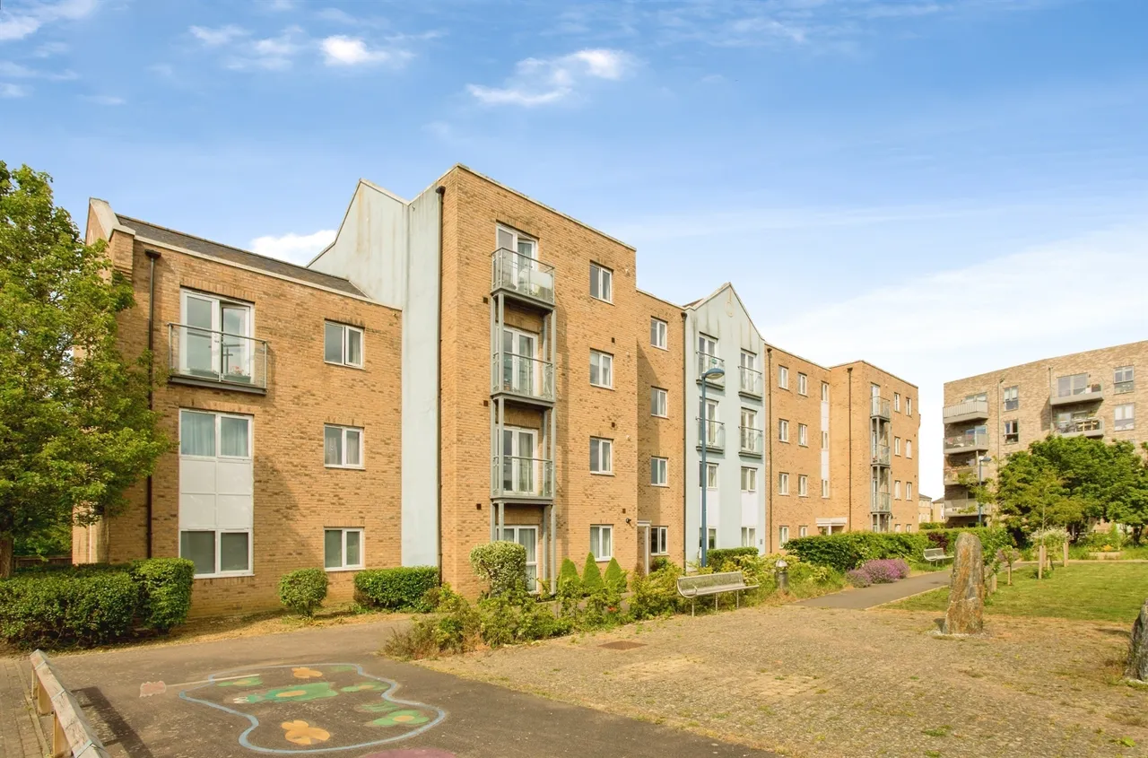 1 bed flat for sale — Engledow Drive, Cambridge