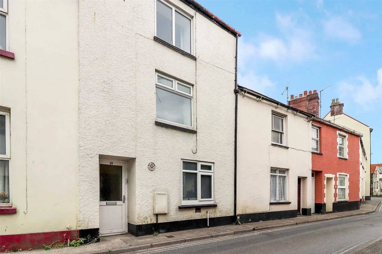2 bed house to rent, Torrington Street, Bideford, EX39