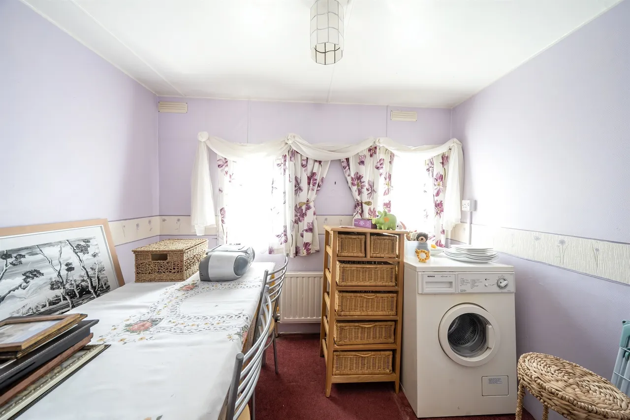 Caravan Site, St. Albans, photo 8