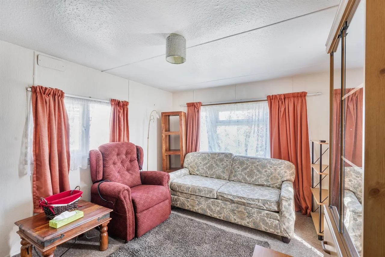 Caravan Site, St. Albans, photo 4