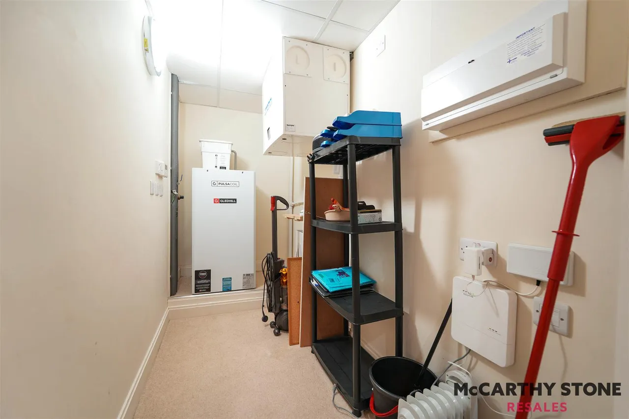 Wood Road, Wolverhampton, WV6, photo 20