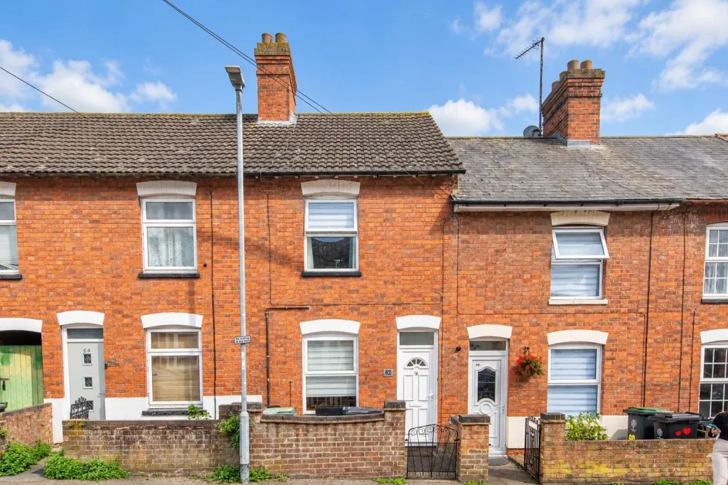 2 bed house for sale, Queen Street, Rushden