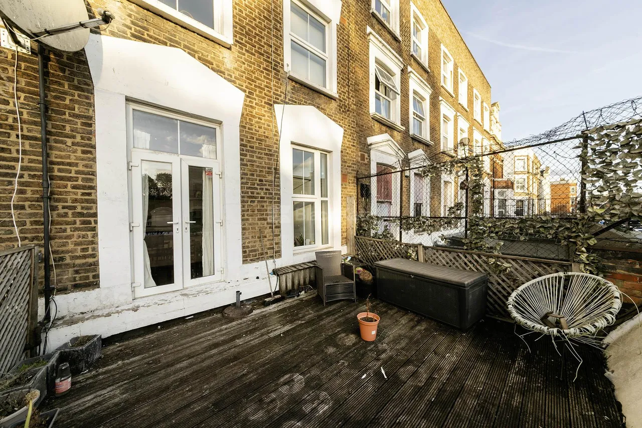 Kilburn High Road, London, NW6, photo 11